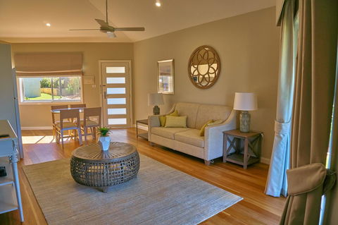 Hunter Oasis - Accommodation Mermaid Beach 12