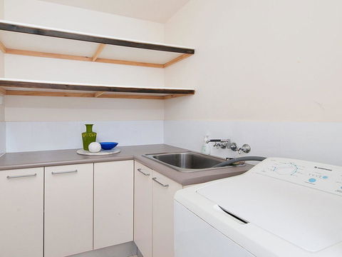 Blue View @ Fingal Bay - Accommodation Mermaid Beach 10