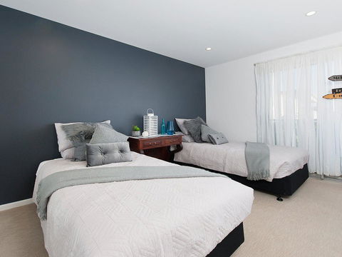 Blue View @ Fingal Bay - Accommodation Mermaid Beach 26