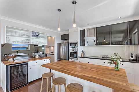 Phuza Maningi 17 Myan Close - Accommodation Mermaid Beach 9