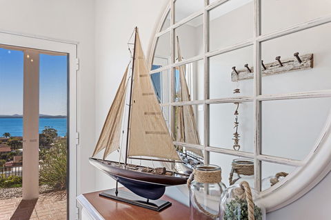 Phuza Maningi 17 Myan Close - Accommodation Mermaid Beach 11