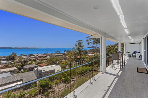 Phuza Maningi 17 Myan Close - Accommodation Mermaid Beach 3