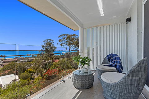 Phuza Maningi 17 Myan Close - Accommodation Mermaid Beach 1