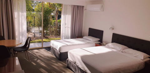 Marina Resort - Accommodation Mermaid Beach 41