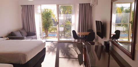 Marina Resort - Accommodation Mermaid Beach 43