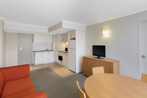Mercure Newcastle - Accommodation Mermaid Beach 11