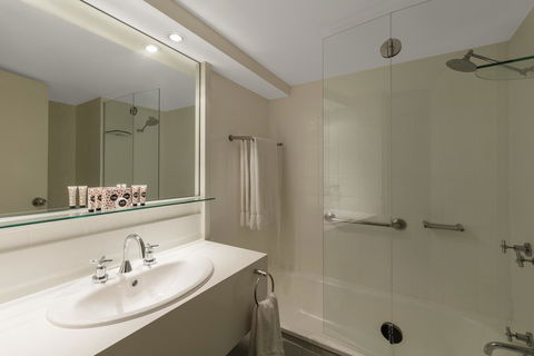 Mercure Newcastle - Accommodation Mermaid Beach 1