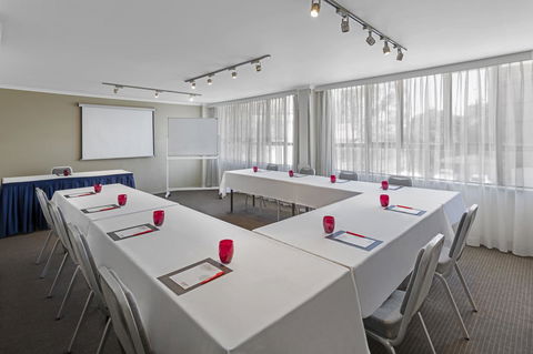 Mercure Newcastle - Accommodation Mermaid Beach 27