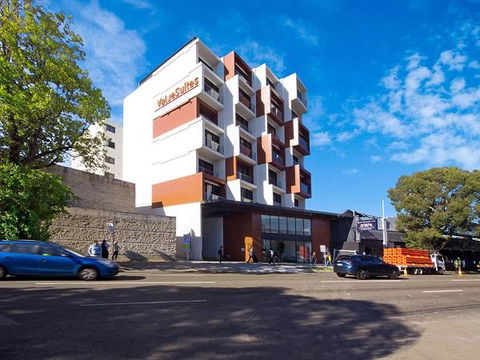 Value Suites Green Square - Accommodation Mermaid Beach 1