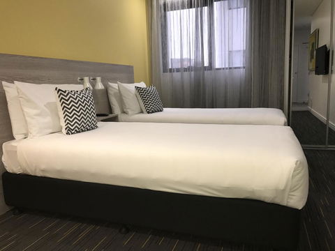 Value Suites Green Square - Accommodation Mermaid Beach 33