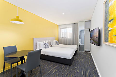 Value Suites Green Square - Accommodation Mermaid Beach 24