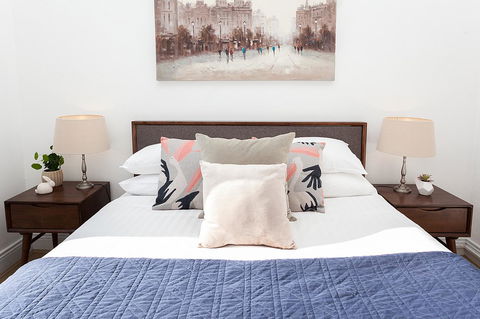 Stylish Apartment With Garage Near Bondi Beach - Accommodation Mermaid Beach 7