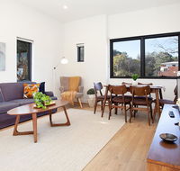 Stylish Apartment With Garage Near Bondi Beach - Accommodation Mermaid Beach