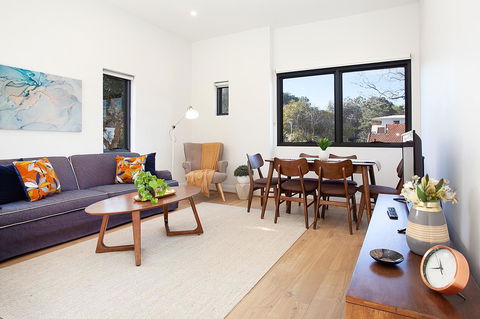 Stylish Apartment With Garage Near Bondi Beach - Accommodation Mermaid Beach 0