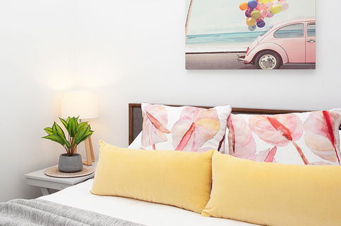 Stylish Apartment With Garage Near Bondi Beach - Accommodation Mermaid Beach 5