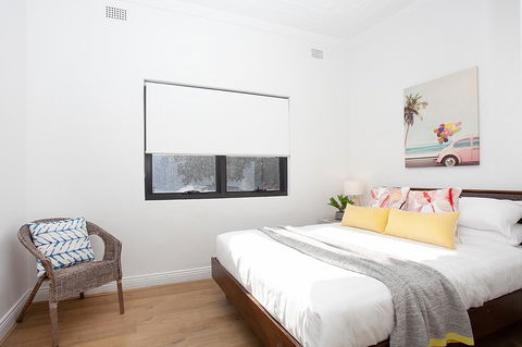 Stylish Apartment With Garage Near Bondi Beach - Accommodation Mermaid Beach 4