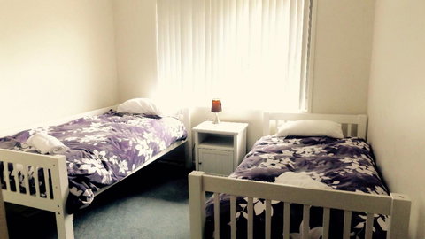 Jindabyne Executive - Accommodation Mermaid Beach 2