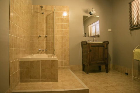 Ironstone Estate Lovedale - Accommodation Mermaid Beach 10