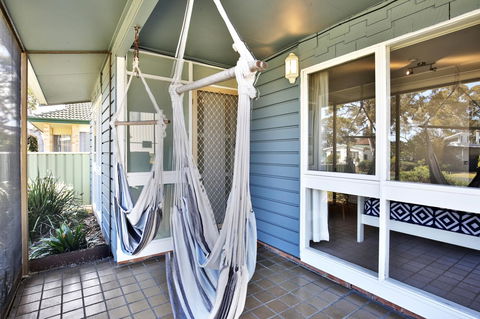 Hayes Beach House I Award Winner I 4 Mins To Beach - Accommodation Mermaid Beach 16