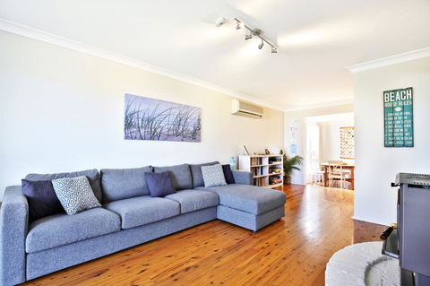 Hayes Beach House I Award Winner I 4 Mins To Beach - Accommodation Mermaid Beach 9