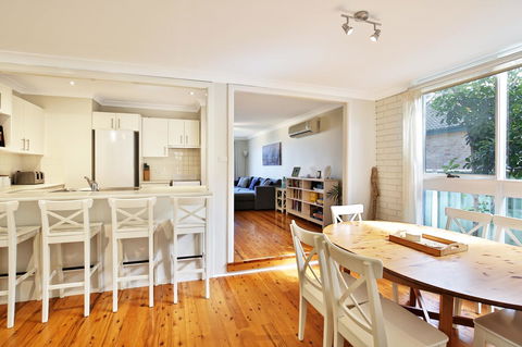 Hayes Beach House I Award Winner I 4 Mins To Beach - Accommodation Mermaid Beach 12