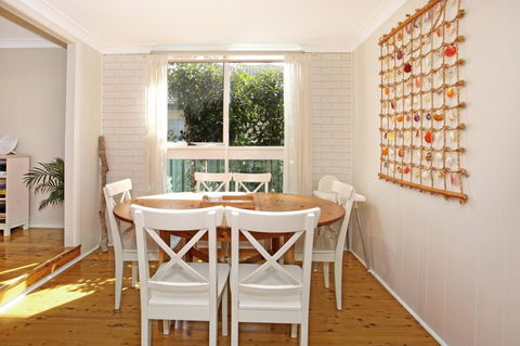 Hayes Beach House I Award Winner I 4 Mins To Beach - Accommodation Mermaid Beach 13