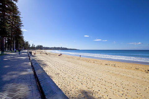 Manly Paradise Motel & Apartments - Accommodation Mermaid Beach 8