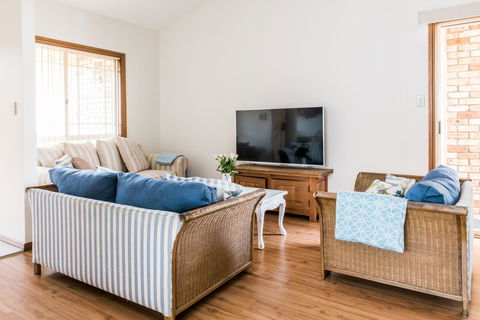 Ambience - Accommodation Mermaid Beach 6