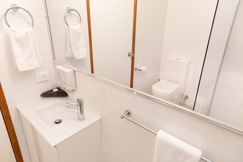 Sapphire Waters Motor Inn - Accommodation Mermaid Beach 2