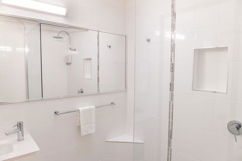 Sapphire Waters Motor Inn - Accommodation Mermaid Beach 3