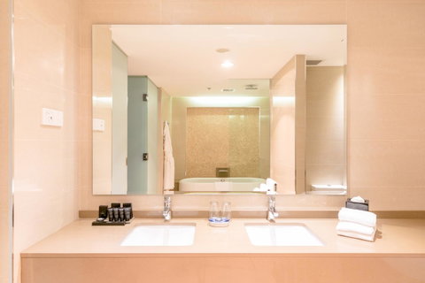 The Grace Hotel - Accommodation Mermaid Beach 28