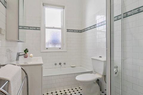 Oversized 2 Bedroom Manly Beach House - Accommodation Mermaid Beach 8