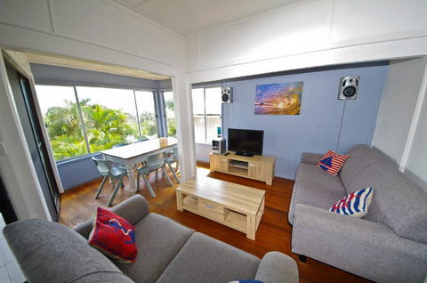 Apollo 1, 9 Hodgson Street - Accommodation Mermaid Beach 0