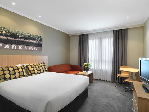 Mercure Sydney Bankstown - Accommodation Mermaid Beach 4