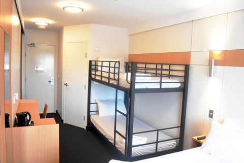 Ibis Budget - Gosford - Accommodation Mermaid Beach 5