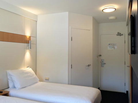 Ibis Budget - Gosford - Accommodation Mermaid Beach 18