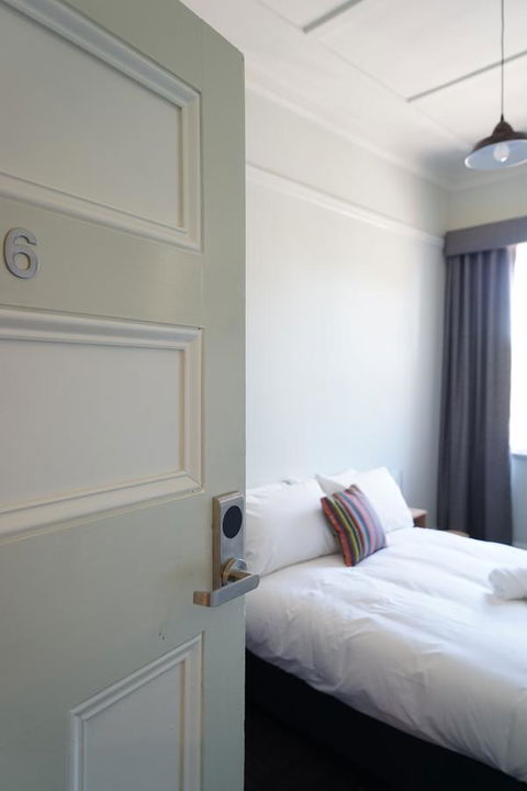 Rosehill Hotel - Accommodation Mermaid Beach 1