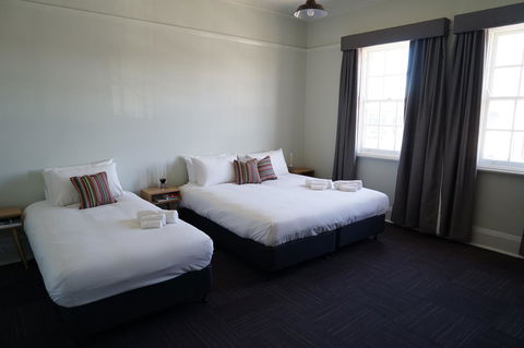 Rosehill Hotel - Accommodation Mermaid Beach 0