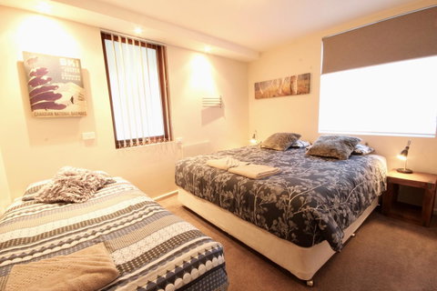 Full Circle Apartments - Accommodation Mermaid Beach 8