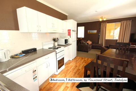 Full Circle Apartments - Accommodation Mermaid Beach 19