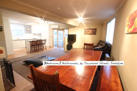 Full Circle Apartments - Accommodation Mermaid Beach 10