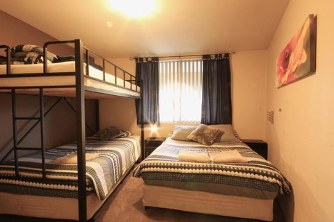 Full Circle Apartments - Accommodation Mermaid Beach 3