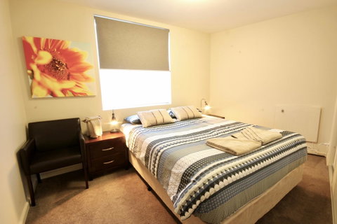 Full Circle Apartments - Accommodation Mermaid Beach 9