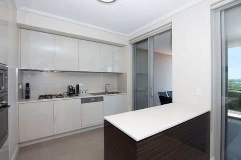 The Junction Palais - Modern And Spacious 2BR Bondi Junction Apartment Close To Everything - Accommodation Mermaid Beach 8