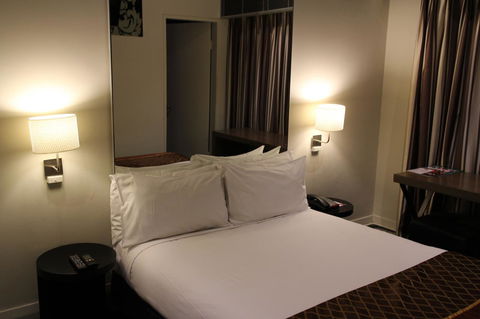 Kirketon Hotel Sydney - Accommodation Mermaid Beach 9