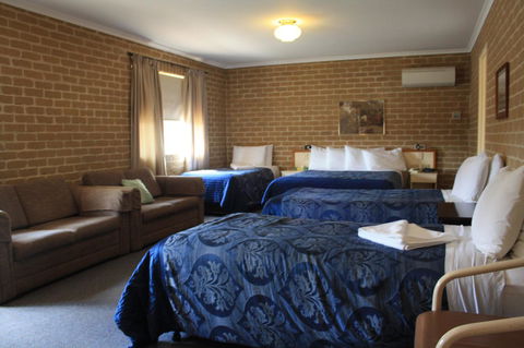 Grand Manor Motor Inn - Accommodation Mermaid Beach 1