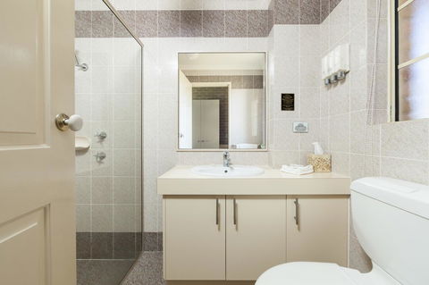 Grand Manor Motor Inn - Accommodation Mermaid Beach 9