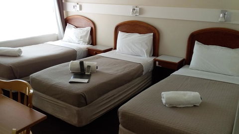 Allonville Gardens Motel - Accommodation Mermaid Beach 3
