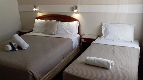 Allonville Gardens Motel - Accommodation Mermaid Beach 4