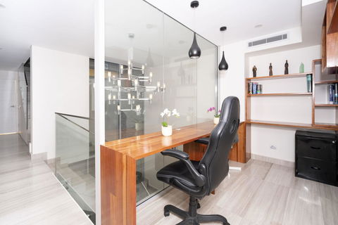 Luxury Villa Darlington - Vine - Accommodation Mermaid Beach 14